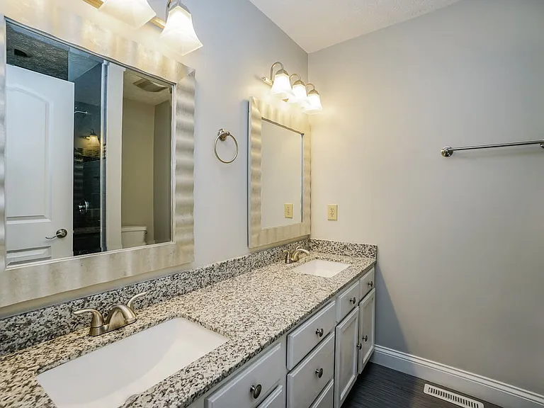 2131 Juneau Way — Photo 12