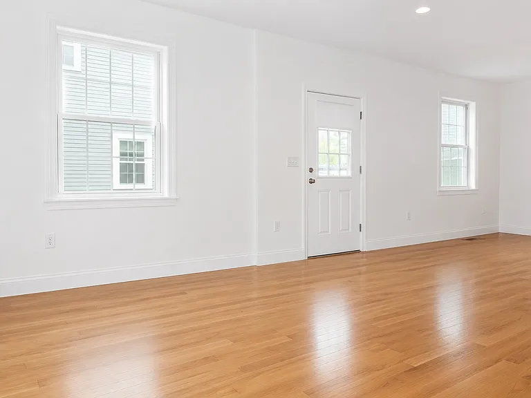 78 Durnell Ave — Photo 4
