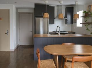 175 Woodpoint Rd #4L, Brooklyn, NY 11211