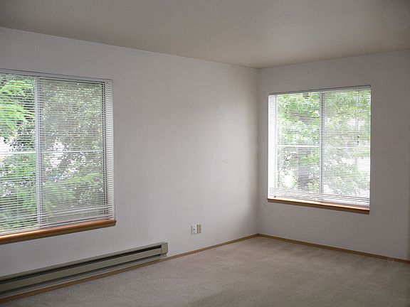 2nd image of 12054 Roosevelt Way NE APT B202