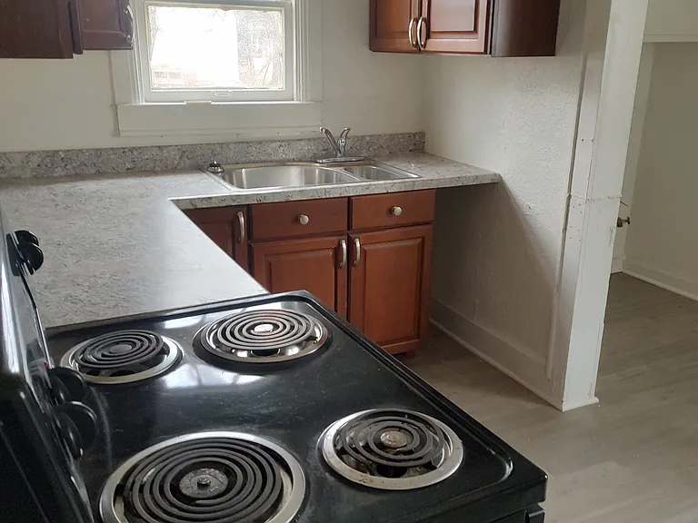 518 W Dakota Ave — Photo 8