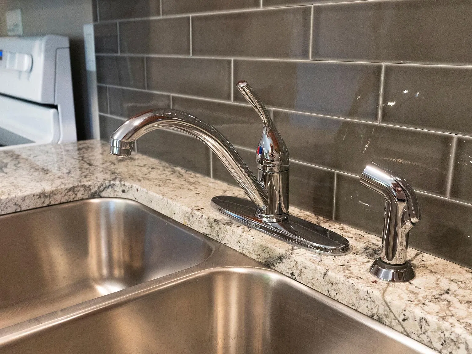 2 bed, 800 sqft, $1,100 — Photo 3
