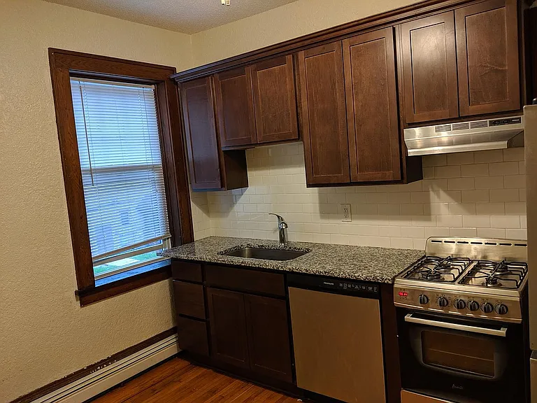 169 Victoria St N #1 — Photo 10