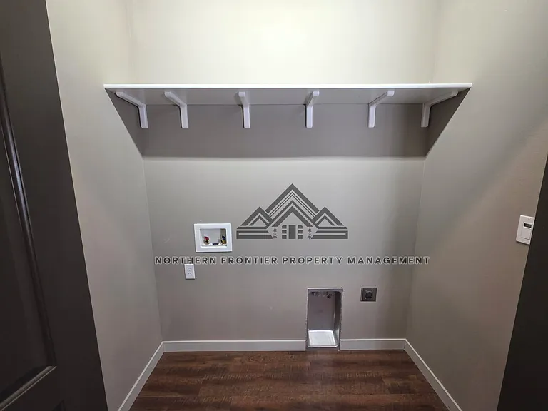 185 SW Silverstar Ln — Photo 17