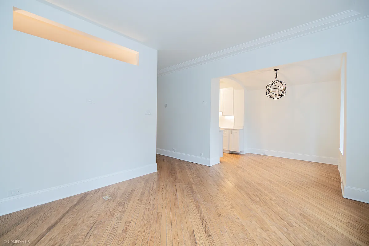 Building Photo - 1255 N State Pkwy #5E