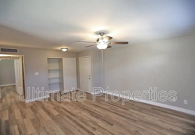 5520 W Alice Ave — Photo 4