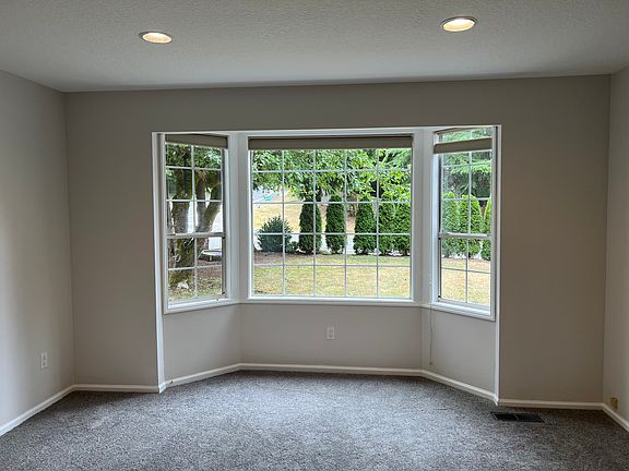 5th image of 10408 184th Ave NE