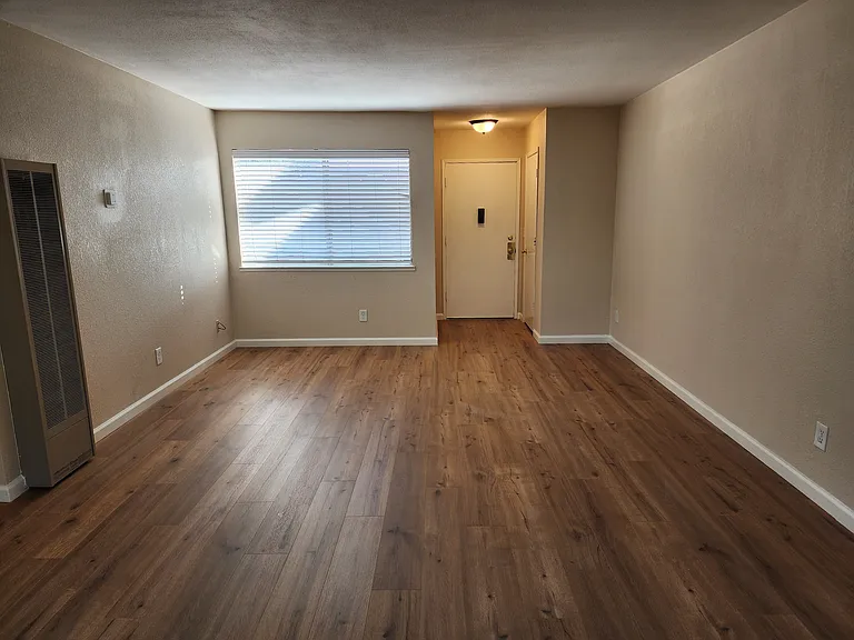 725 Pope Dr #C — Photo 3