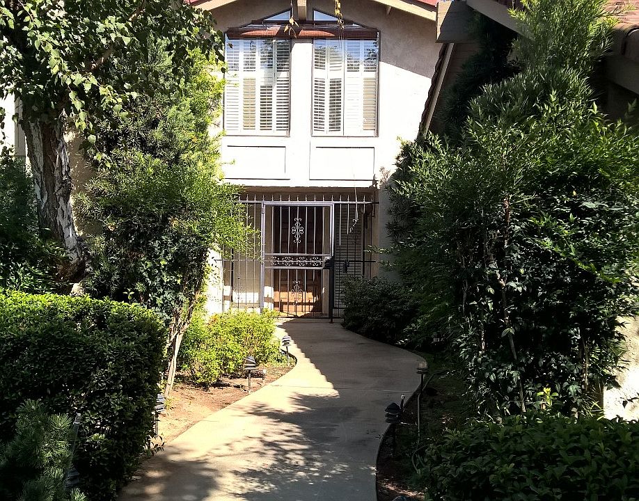2nd image of 2622 W Escalon Ave