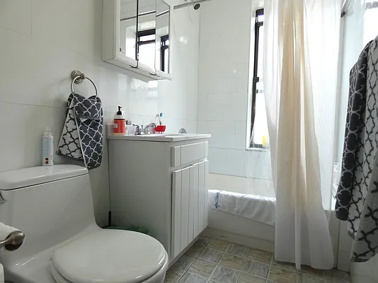 Rented by Voro New York | media 33