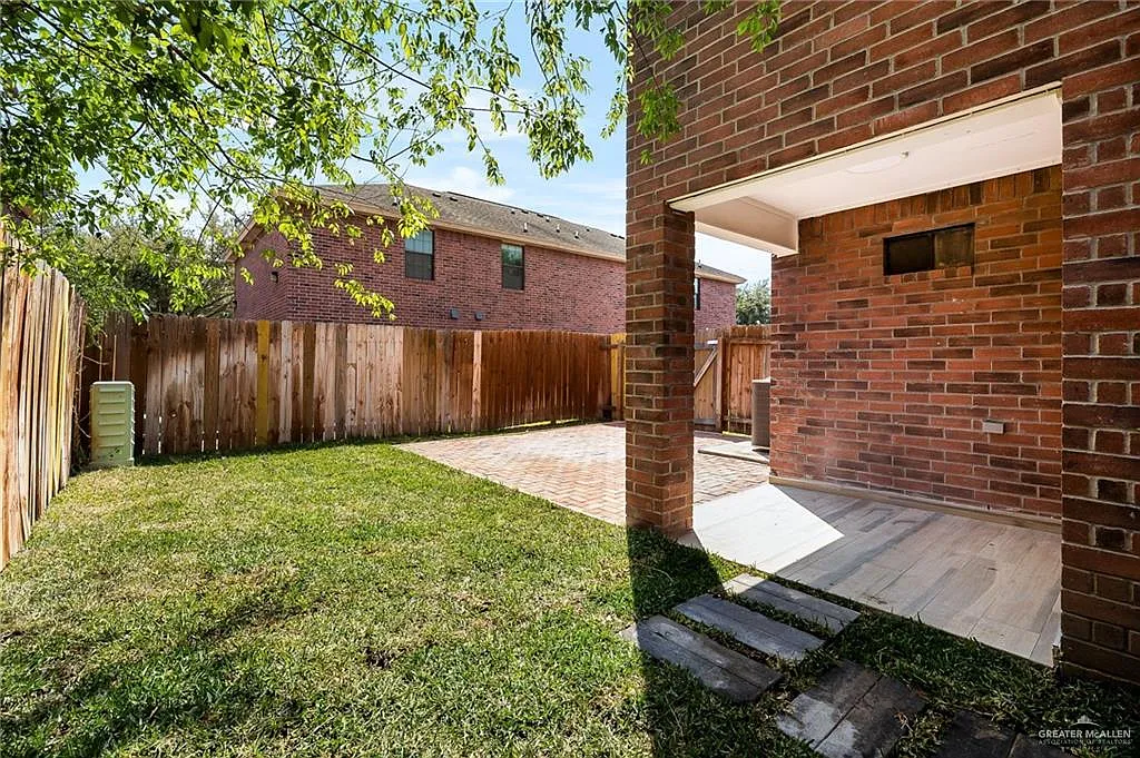 2 bed, 2.5 bath, 1225 sqft, $1,350 — Photo 4