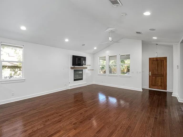 307 W Annie St — Photo 7