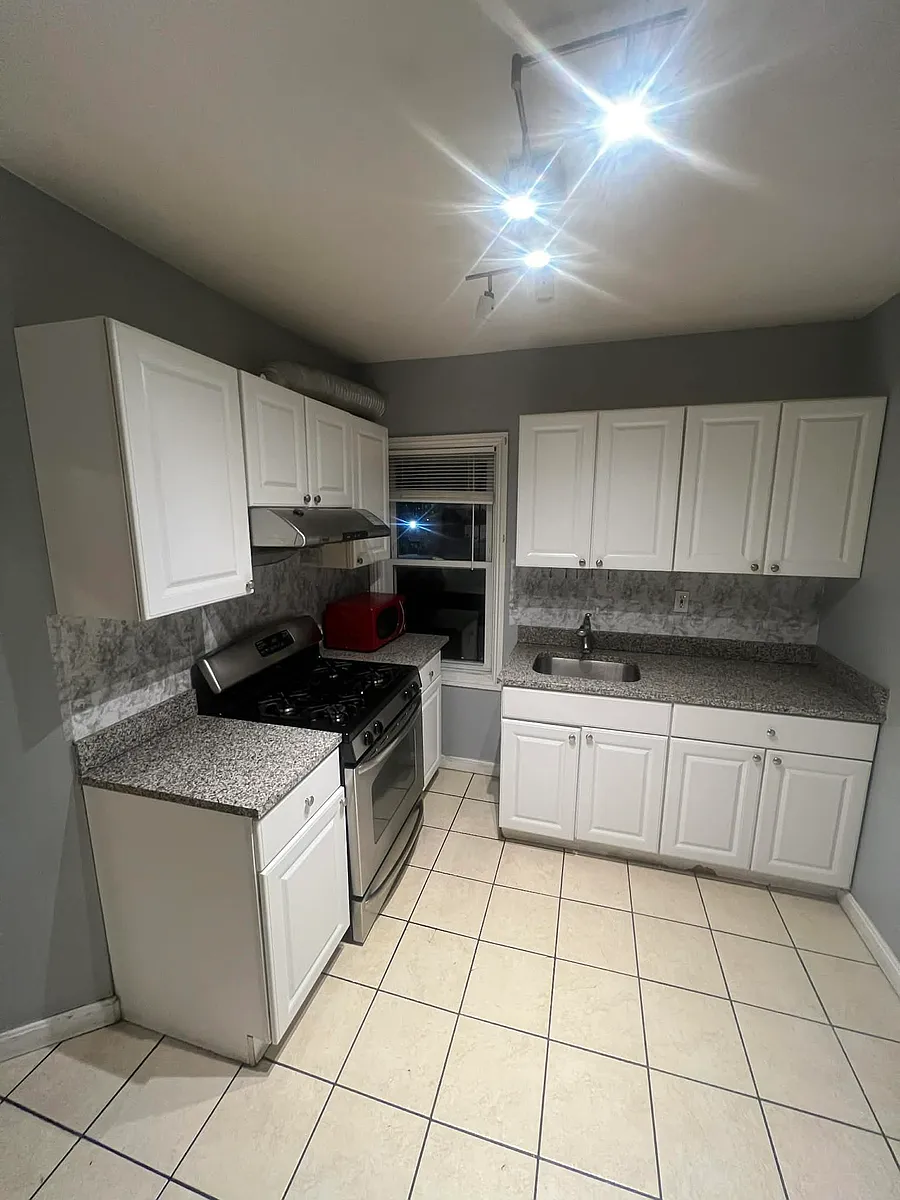 Building Photo - 157 Crapo St #3