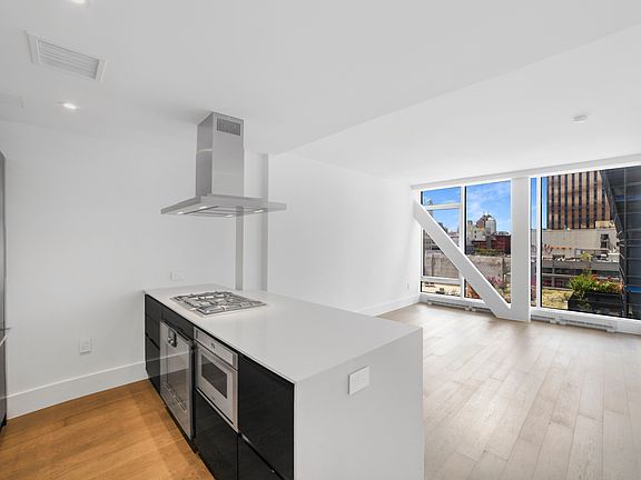 4th image of 100 Norfolk St #7A