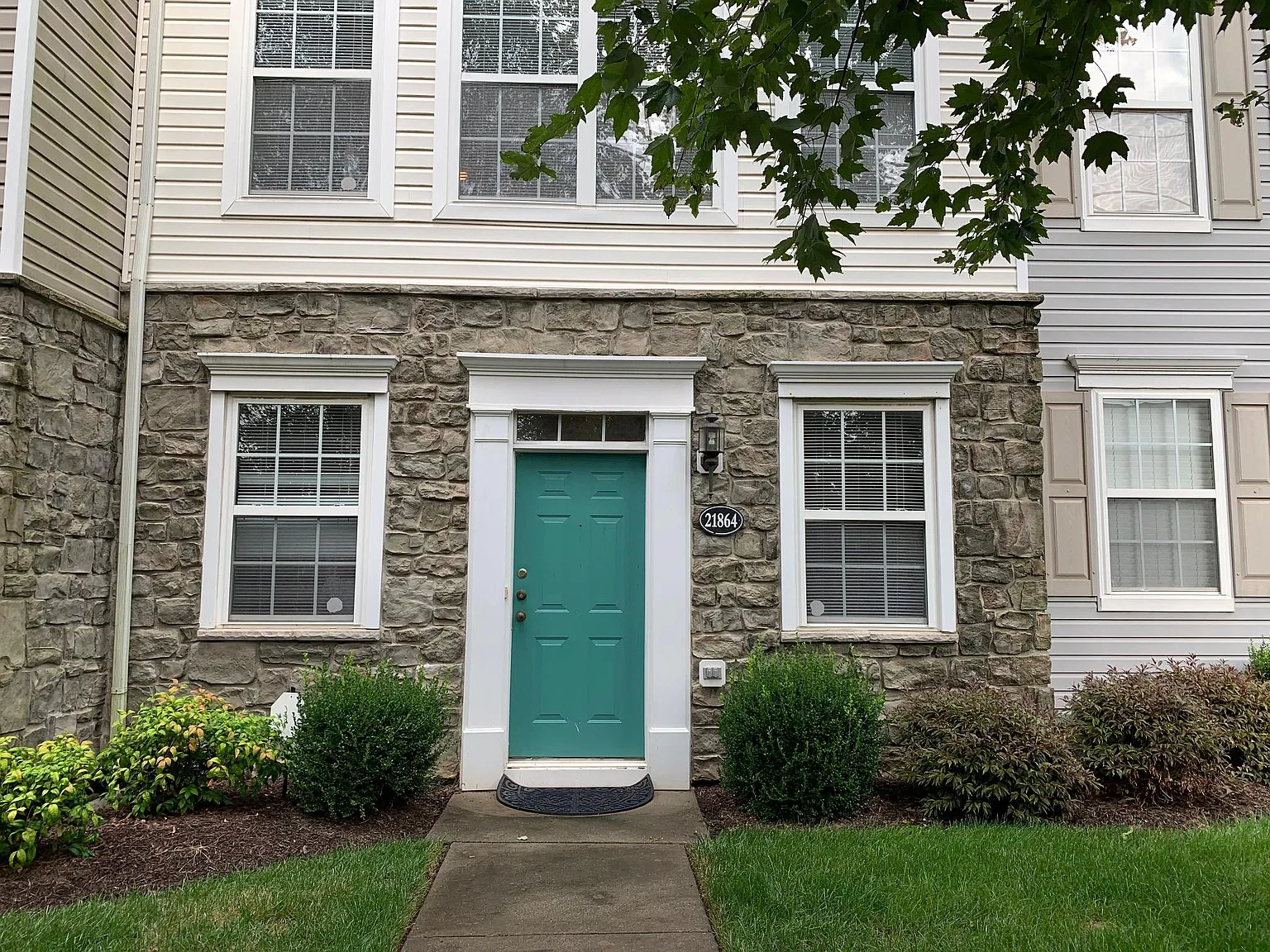 2 bed, 1195 sqft, $2,500 — Photo 1