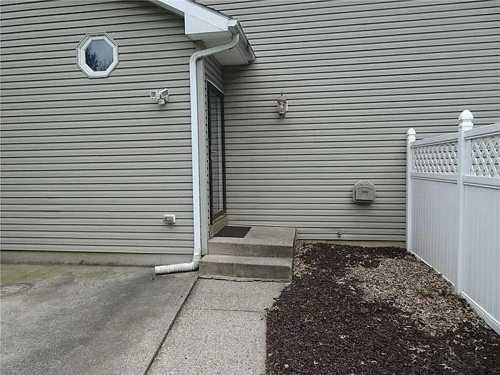 2 bed, 1225 sqft, $2,250 — Photo 3