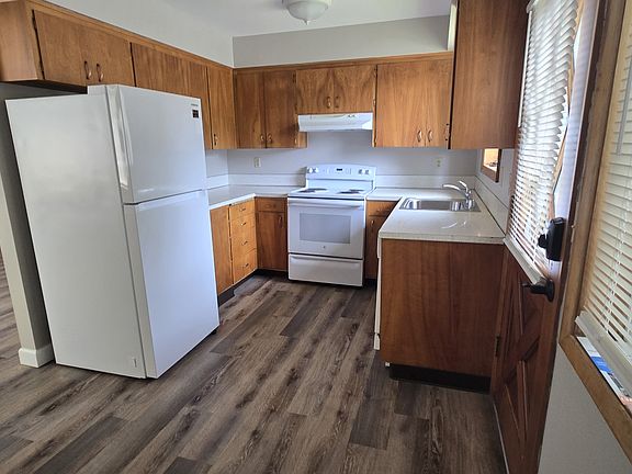 2nd image of 900 W 32nd St #900