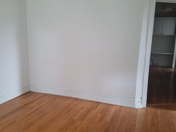 2nd image of 2141 N Sawyer Ave APT 1F