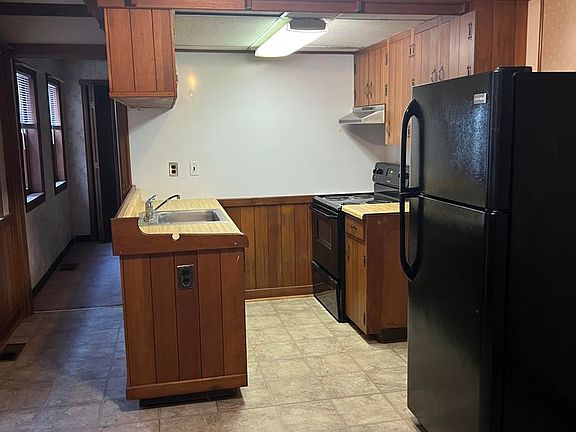 3rd image of 38 E North St Floor 1