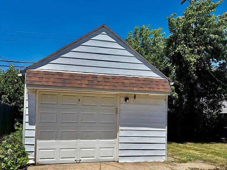 20831 Morris Ave — Photo 20