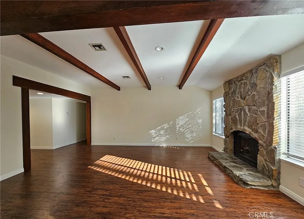 3 bed, 1869 sqft, $4,400 — Photo 4
