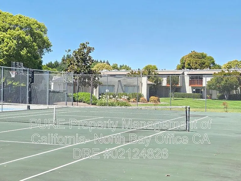 1036 Eleanor Ave — Photo 2