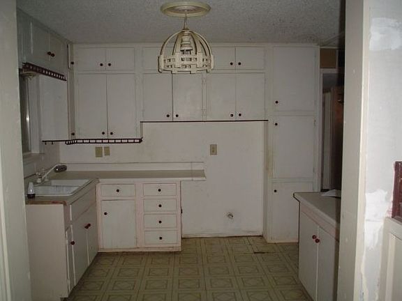 2nd image of 1817 Mimosa Dr