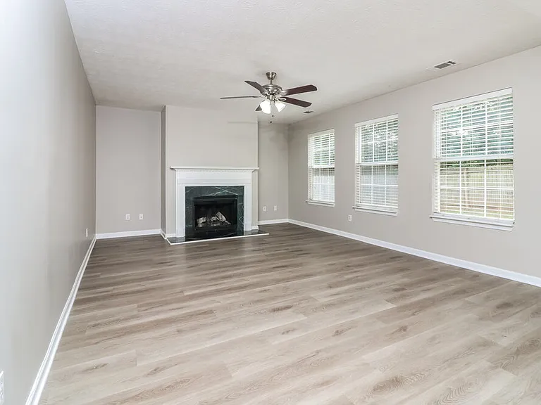 1240 Chris Lake Dr — Photo 7