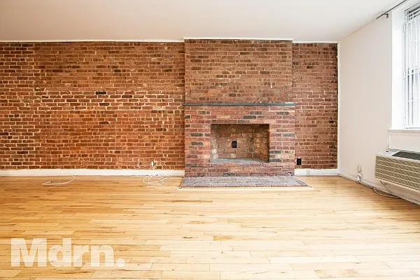 Rented by Mdrn Residential | media 3