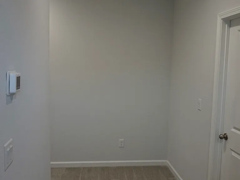 250 Brandon Lakes Dr — Photo 18
