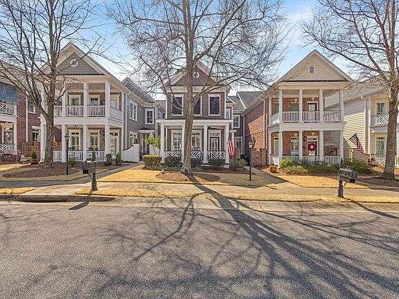 2nd image of 9 Rivoli Ln