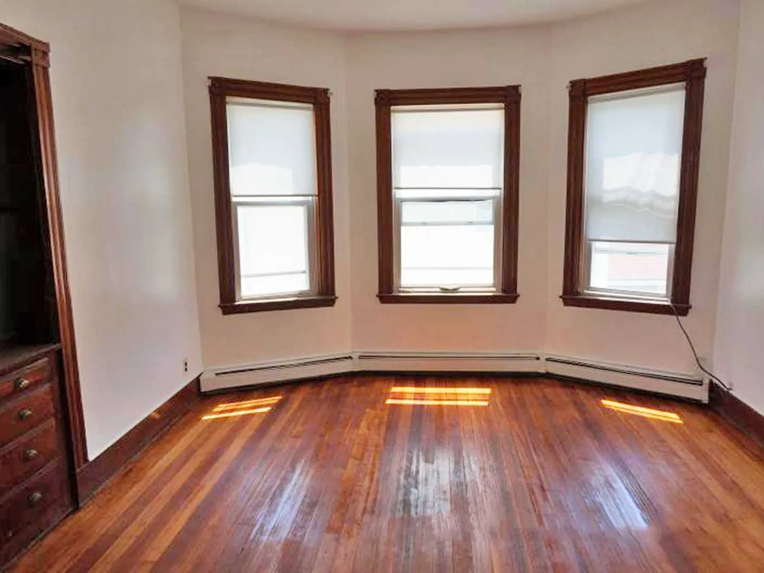 4 bed, $3,300 — Photo 4