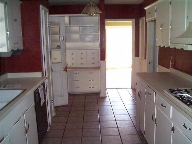 2nd image of 4208 Winchester Dr