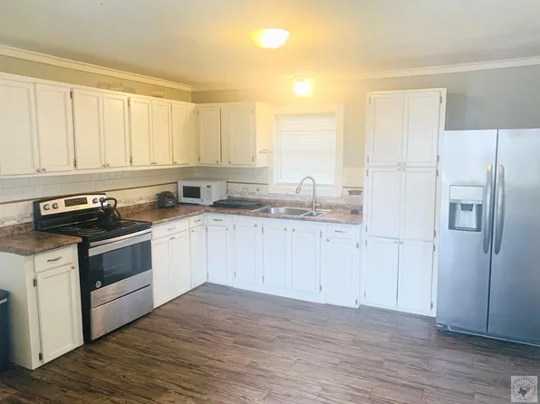 705 4th St, Queen City, TX 75572