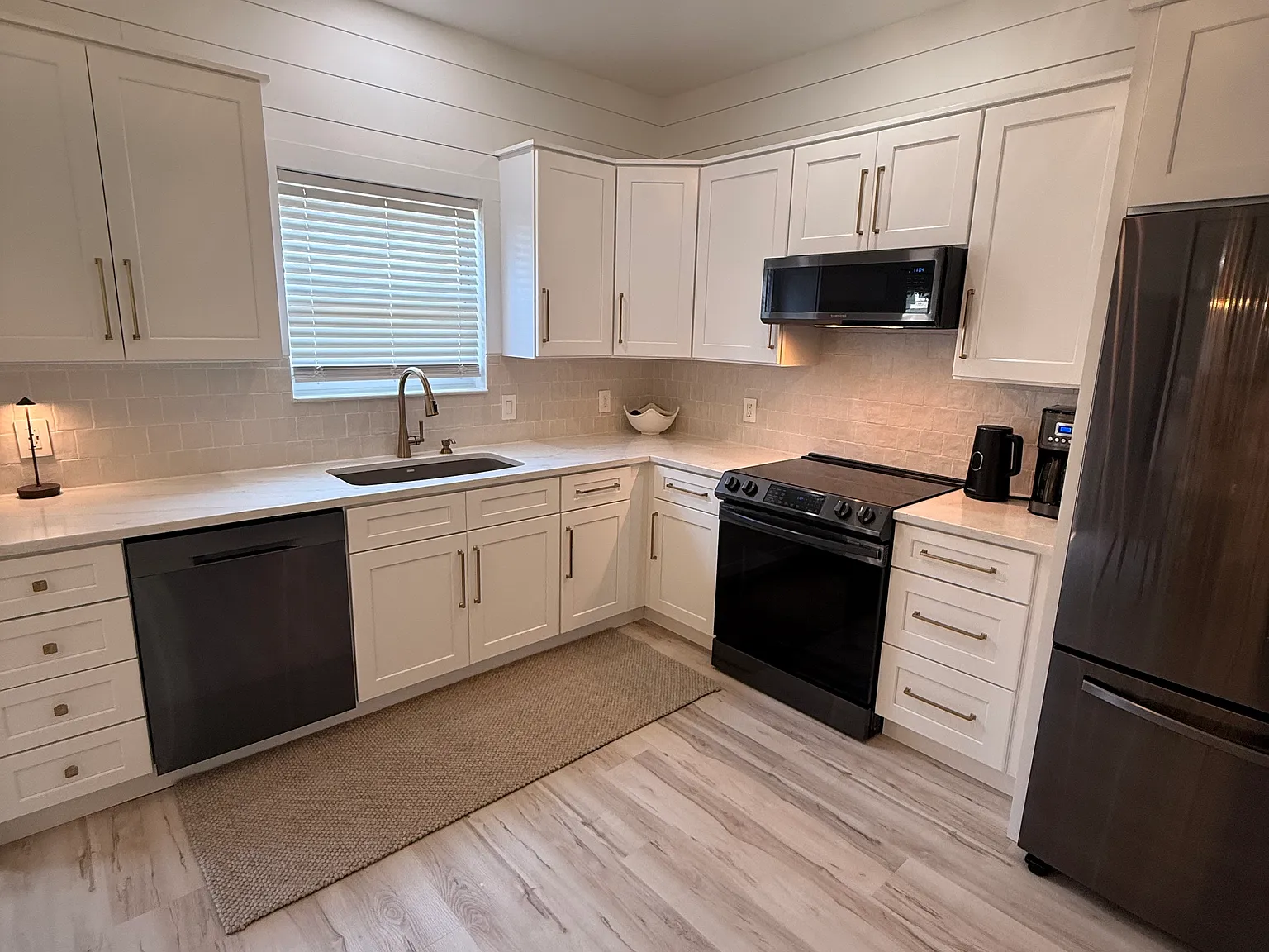 3 bed, 1386 sqft, $2,985 — Photo 4