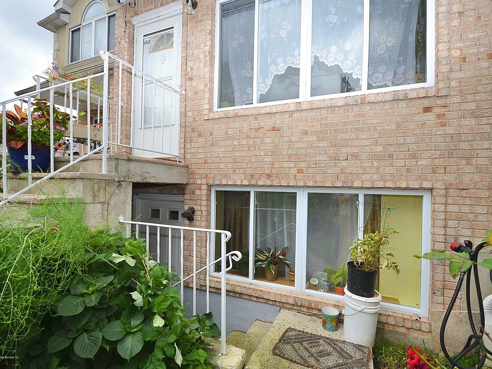 1st image of 15 Mitchell Ln #2