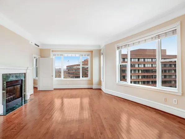 2600 Pennsylvania Ave NW APT 7C, Washington, DC 20037