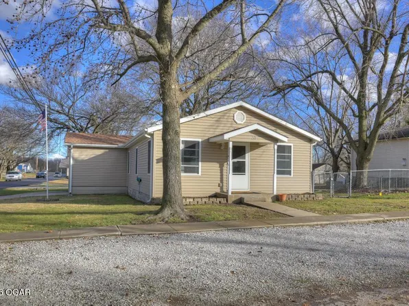 501 S Cowgill Street, Carl Junction, MO 64834