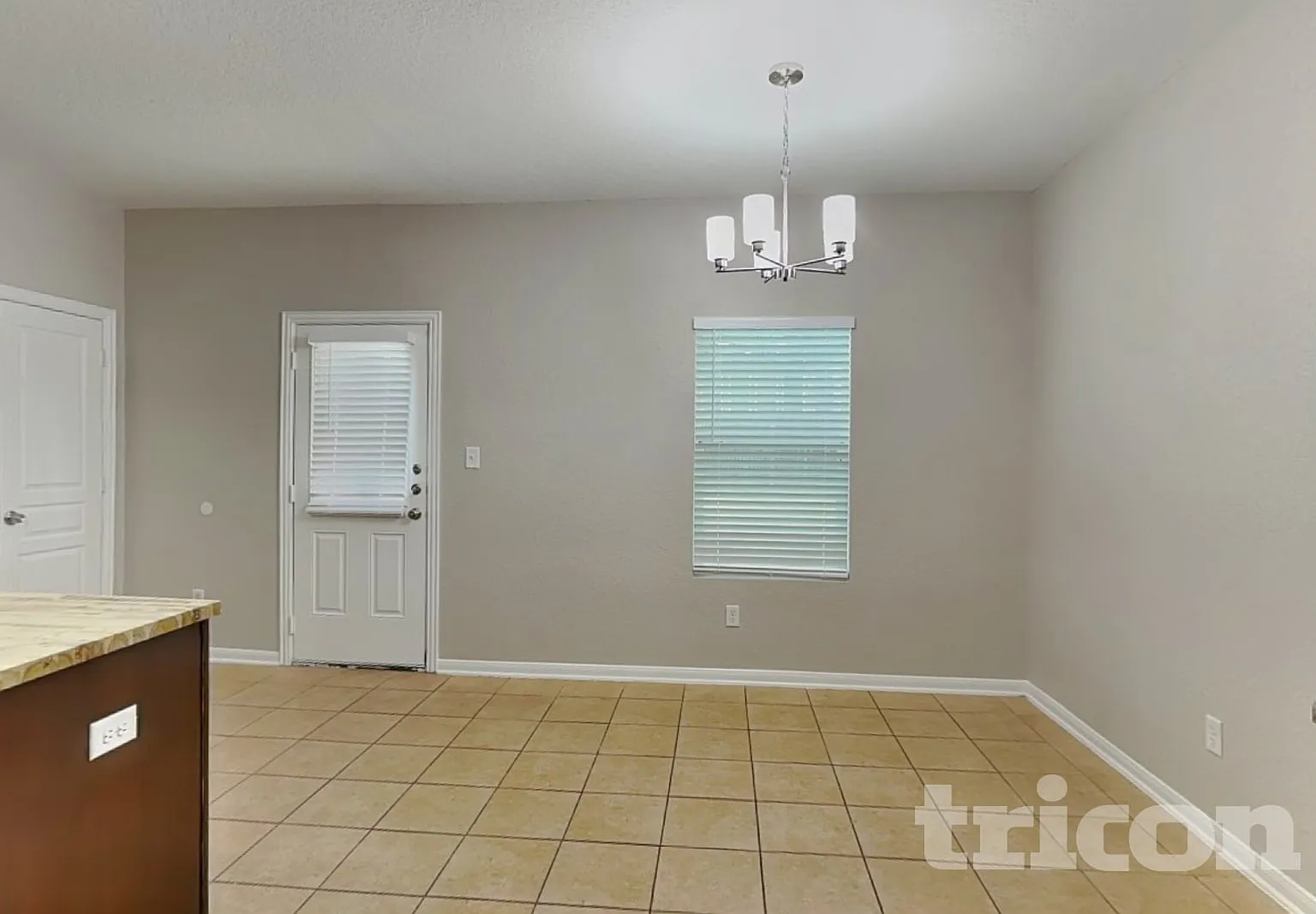 8819 Olmstead Park Converse TX — Photo 4