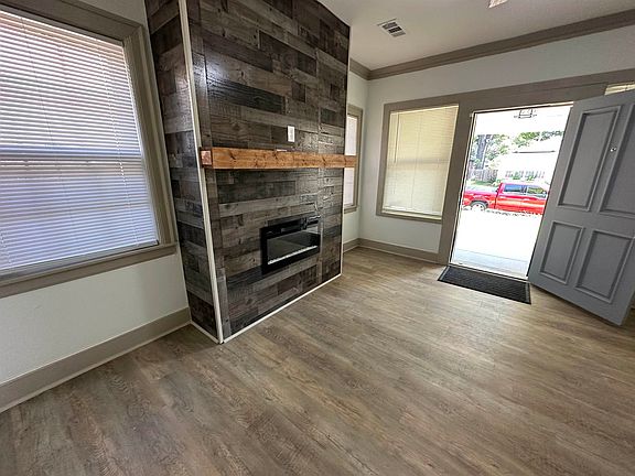 4th image of 863 Garland St