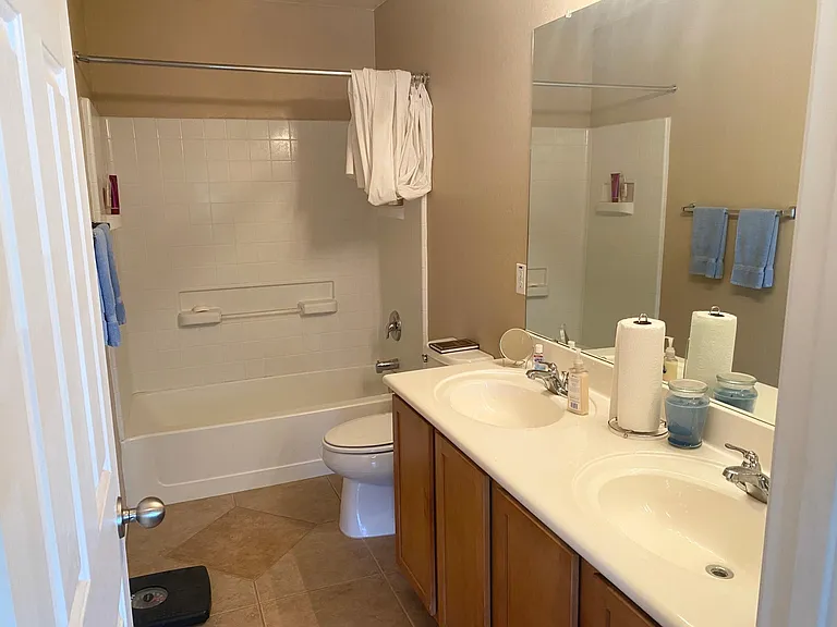 1254 W Pinkley Ave — Photo 7