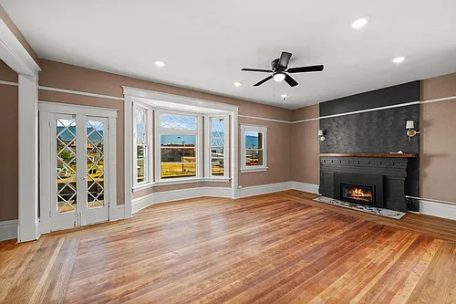 Floor plan 725
