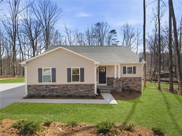 8901 Westing Ct, Rural Hall, NC 27045