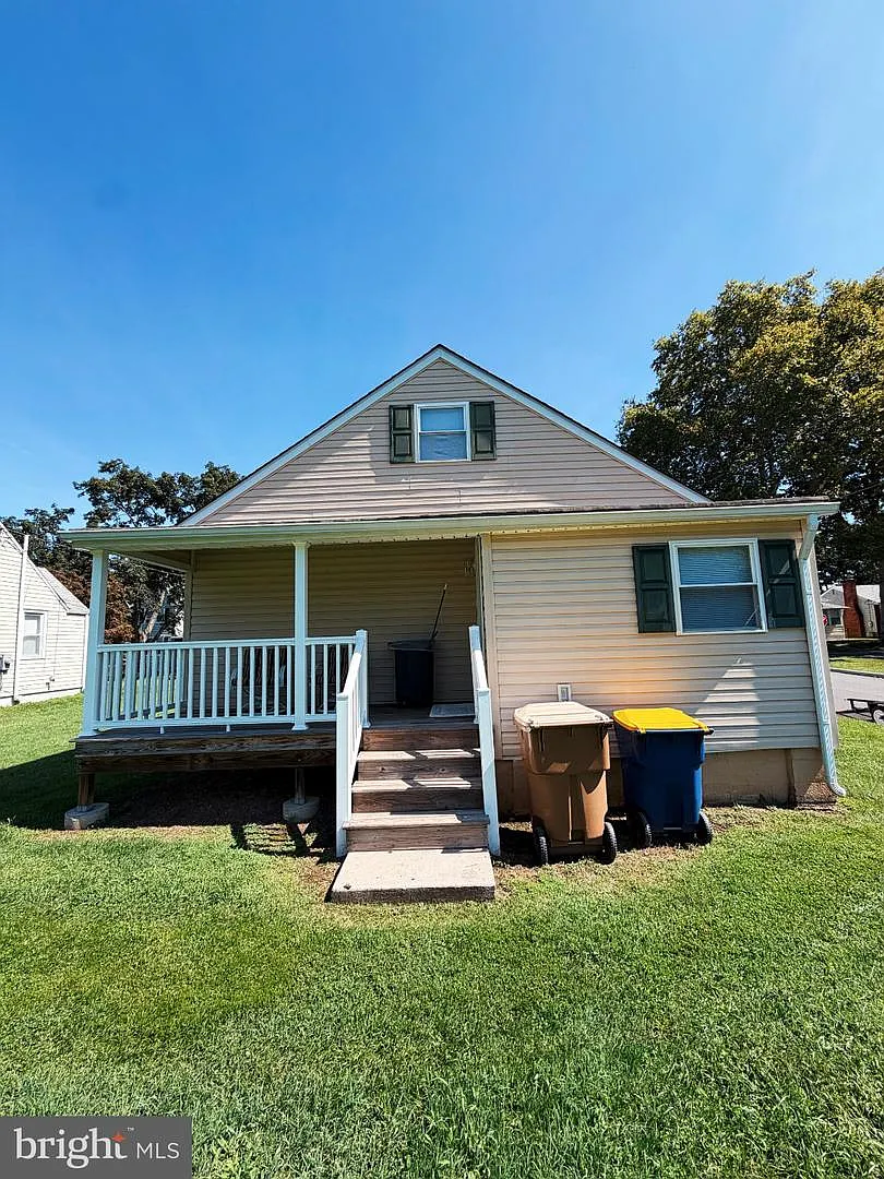 3 bed, 1.5 bath, 925 sqft, $2,000 — Photo 3