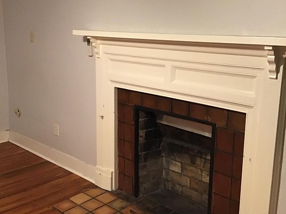 3rd image of 1810 E Main St APT A