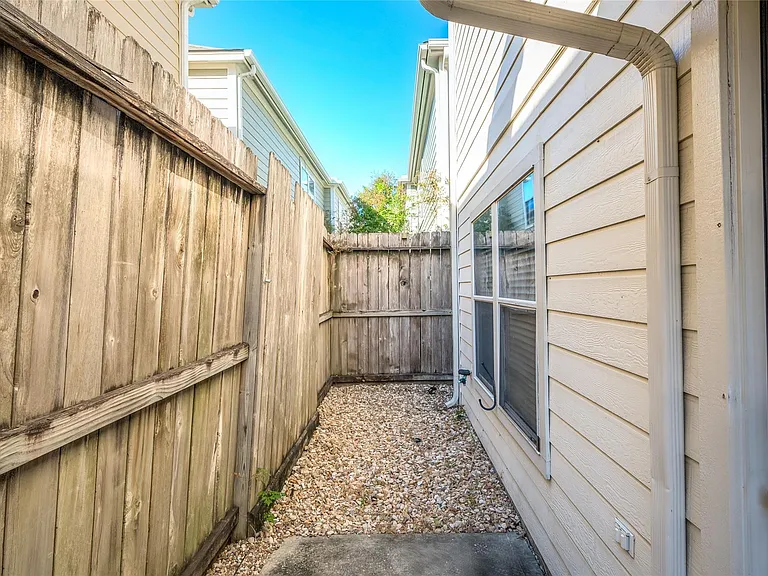 1719 Redwing Bluff Dr — Photo 33