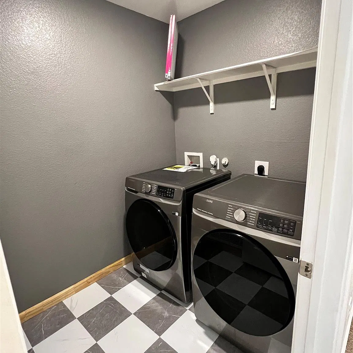 5 bed, 2854 sqft, $2,950 — Photo 4