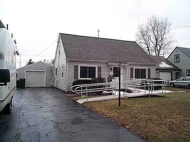48 Mac Arthur Rd photo 1