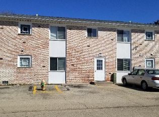 306 Wentworth Dr #1, Sandwich, IL 60548