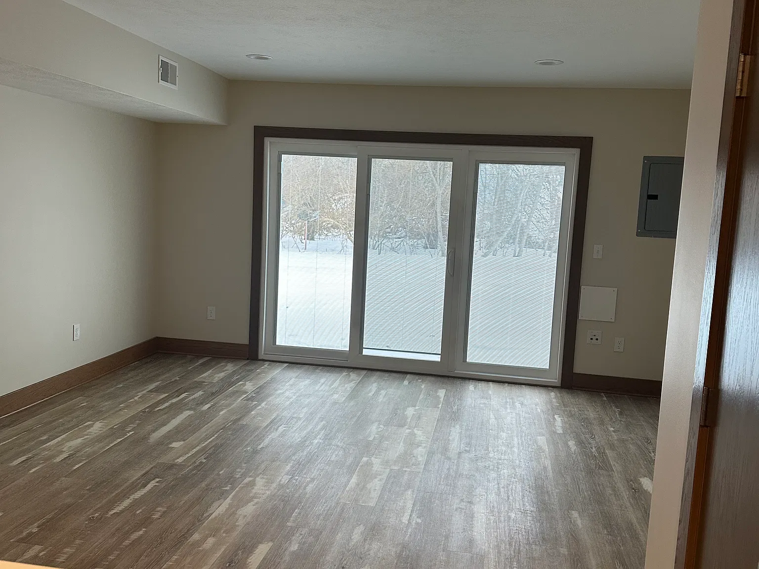 2 bed, 1.5 bath, $1,100 — Photo 3
